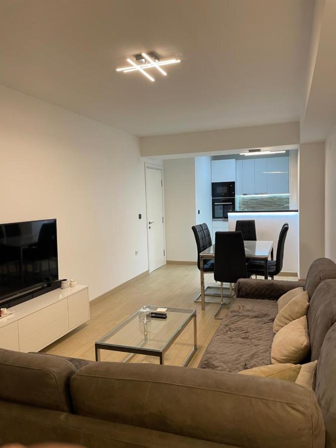 Luka Apartments Flatiron Скопье Экстерьер фото