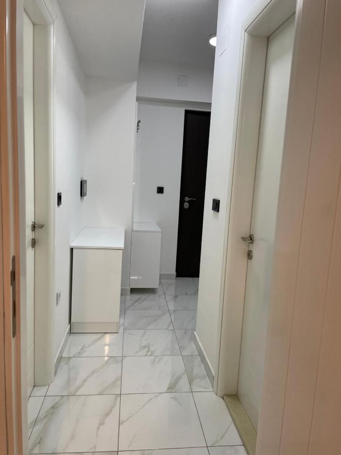 Luka Apartments Flatiron Скопье Экстерьер фото