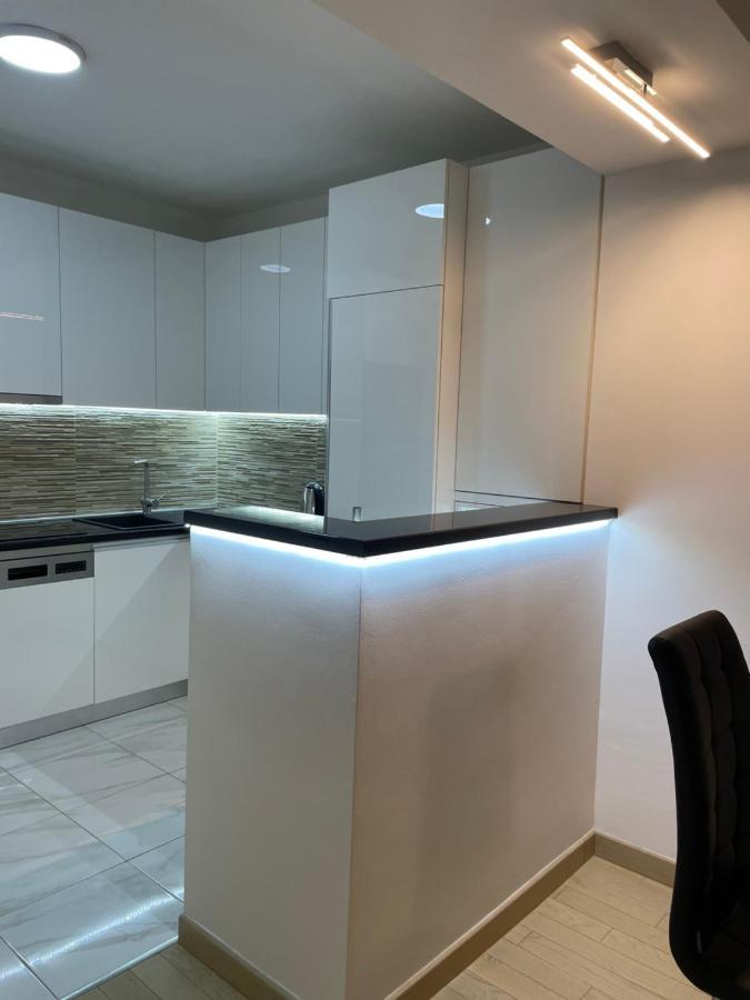 Luka Apartments Flatiron Скопье Экстерьер фото