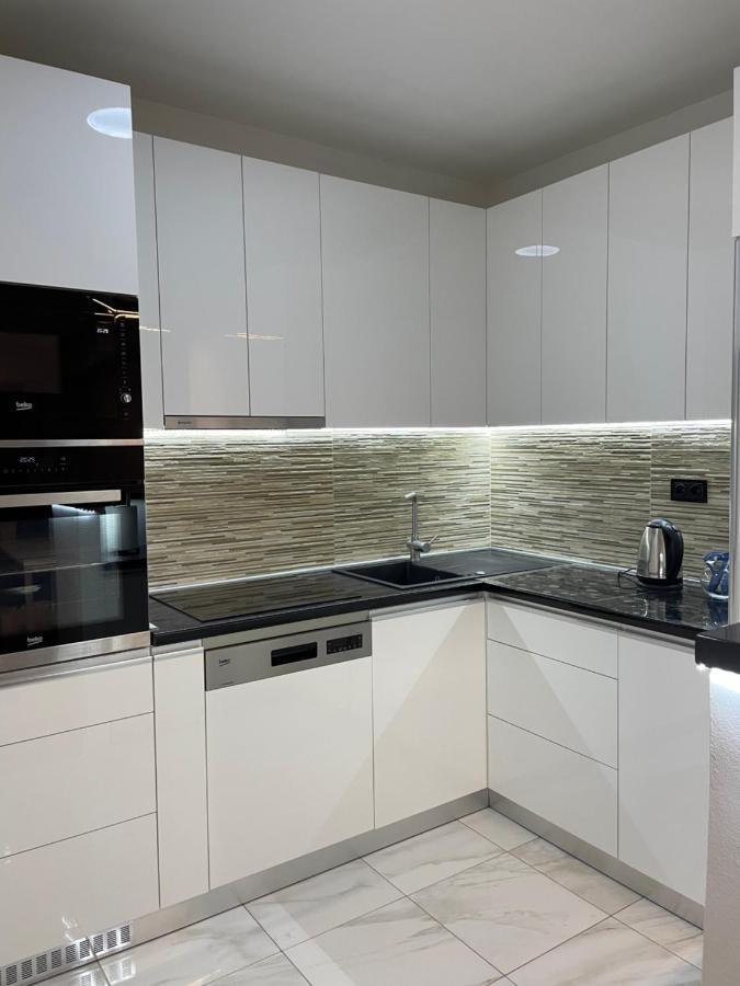 Luka Apartments Flatiron Скопье Экстерьер фото