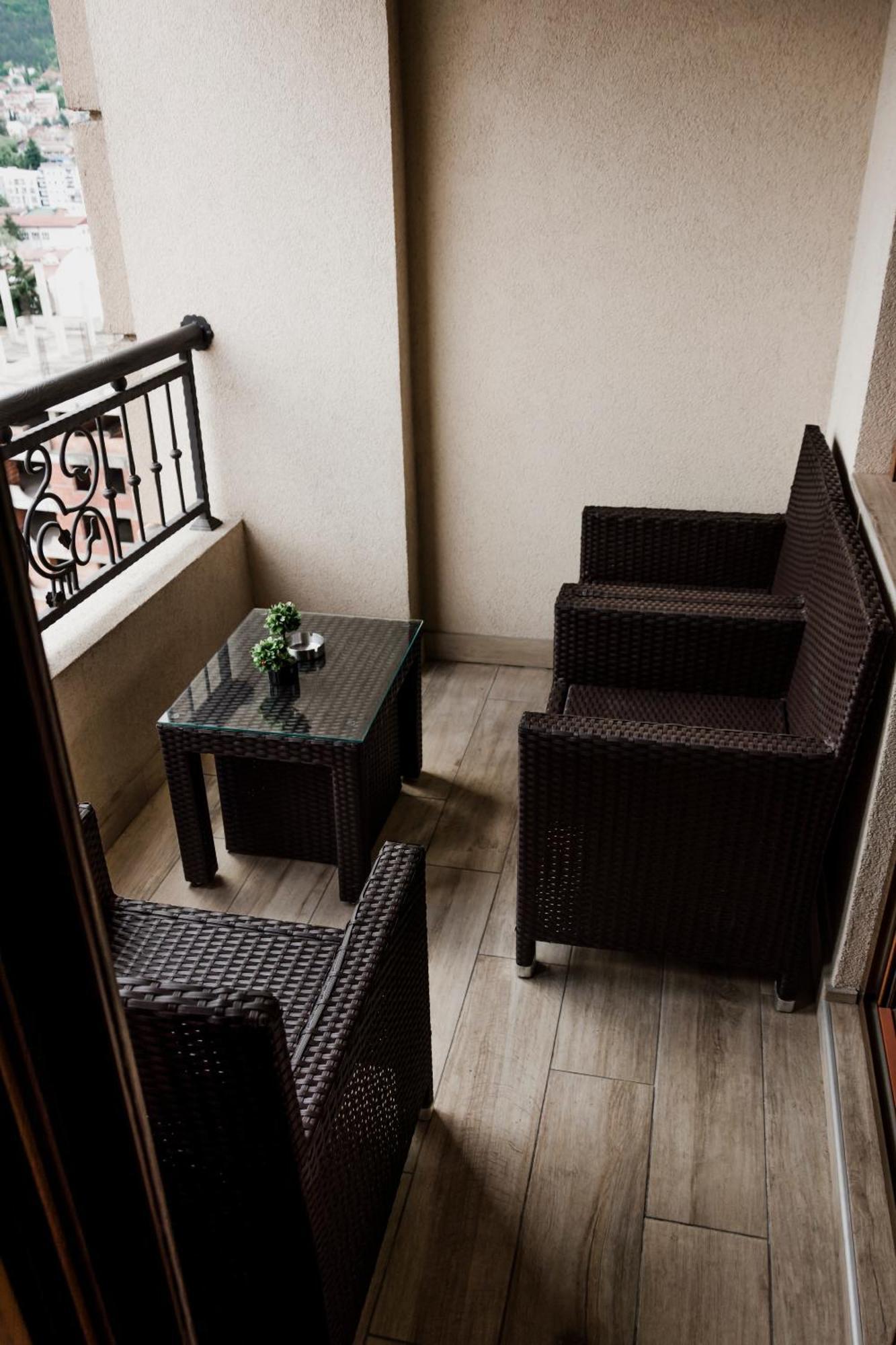 Luka Apartments Flatiron Скопье Экстерьер фото