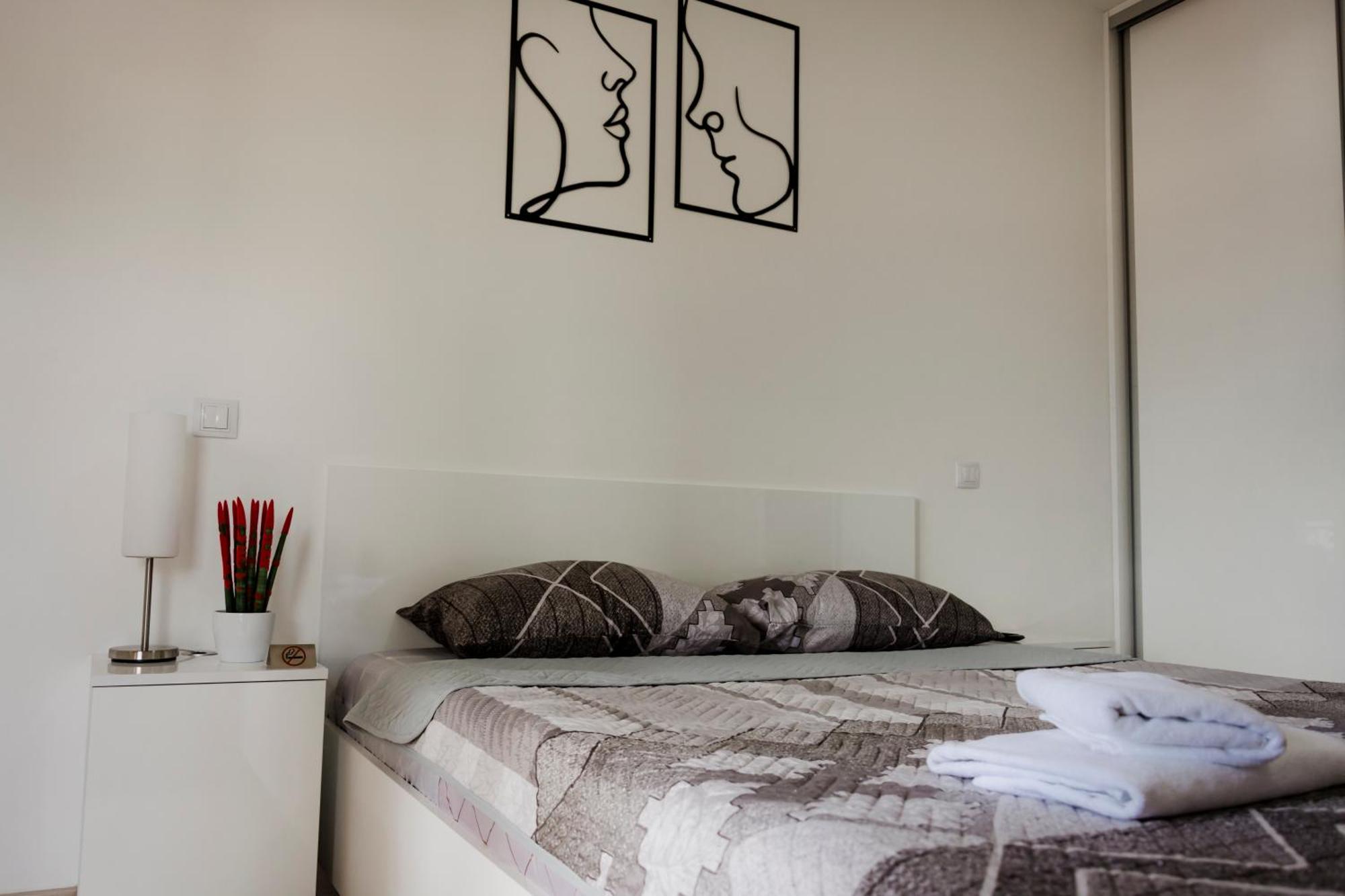Luka Apartments Flatiron Скопье Экстерьер фото